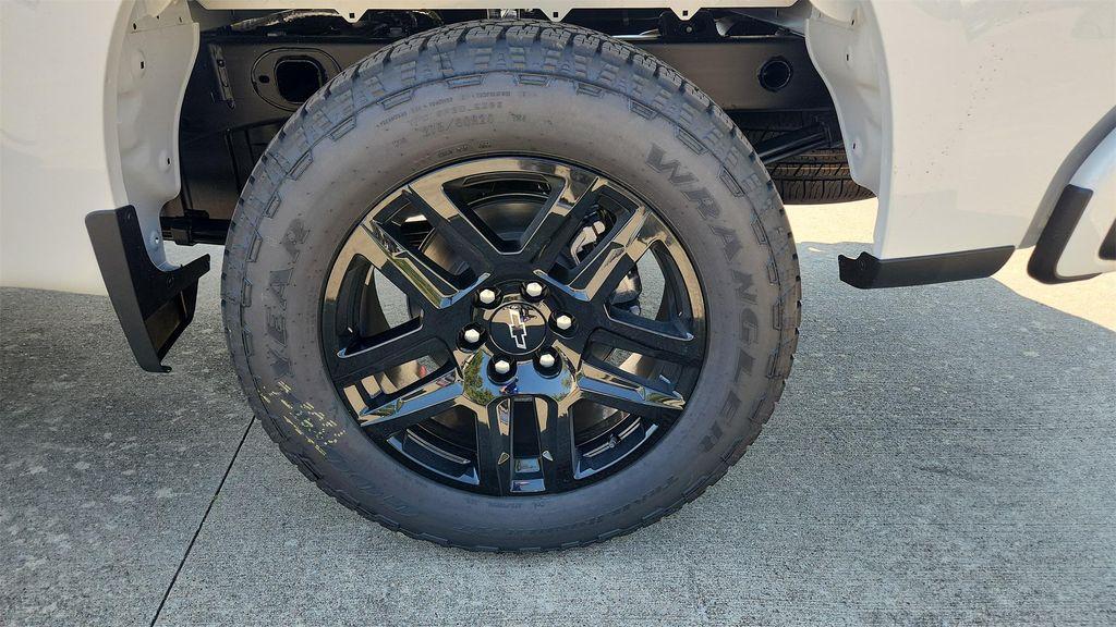 new 2026 Chevrolet Silverado 1500 car, priced at $42,250