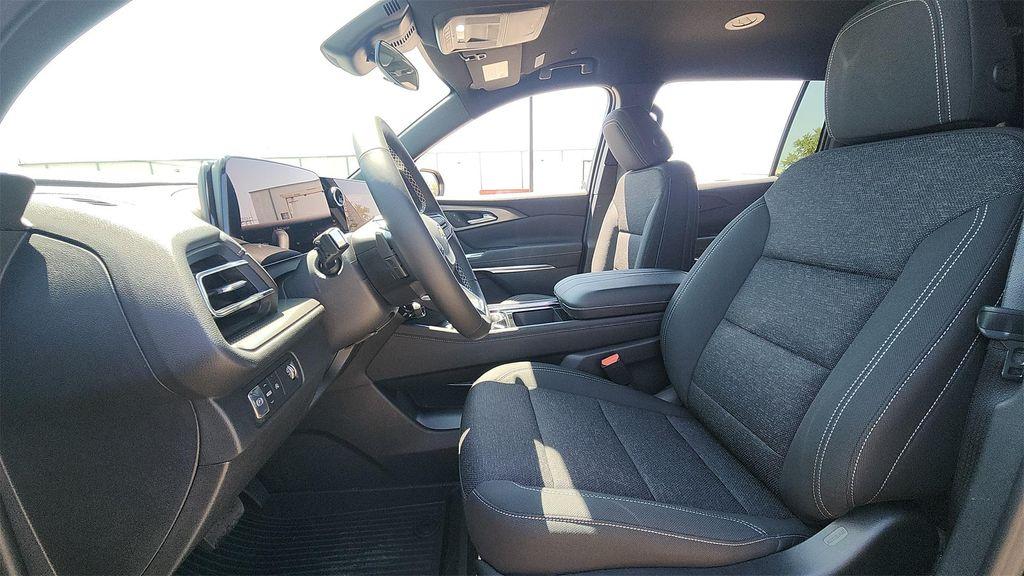 new 2026 Chevrolet Traverse car, priced at $42,500