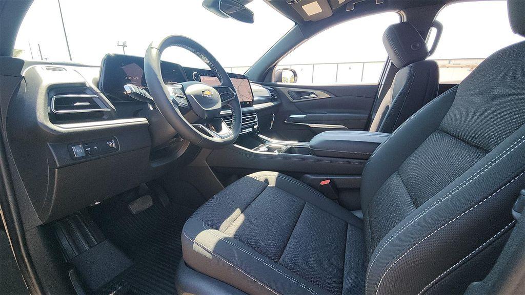 new 2026 Chevrolet Traverse car, priced at $42,500