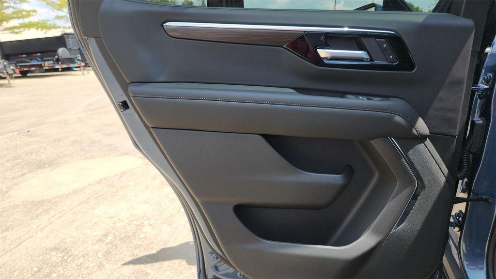 new 2025 Chevrolet Tahoe car, priced at $60,000