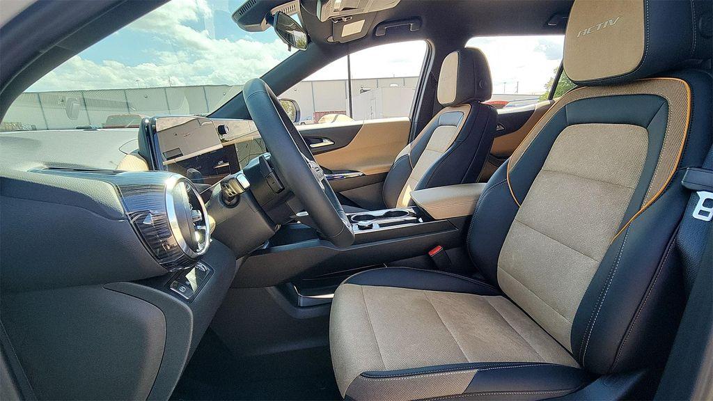 new 2026 Chevrolet Equinox car, priced at $32,000