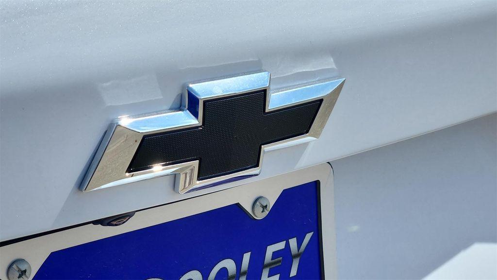 new 2026 Chevrolet Equinox car, priced at $32,000