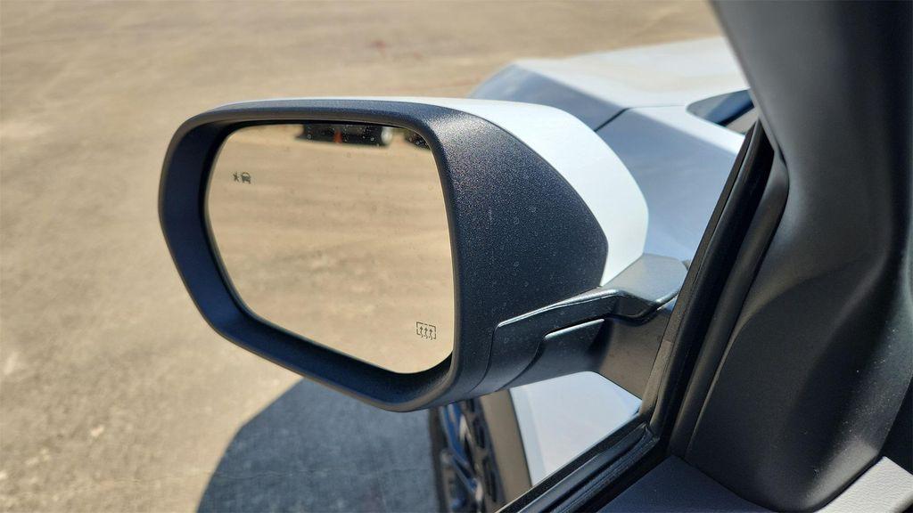 new 2026 Chevrolet Equinox car, priced at $32,000