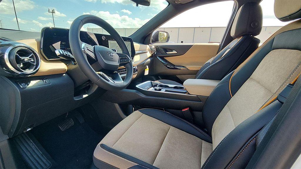 new 2026 Chevrolet Equinox car, priced at $32,000