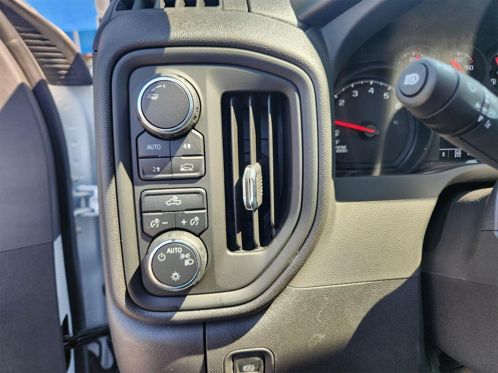 new 2025 Chevrolet Silverado 1500 car, priced at $39,250