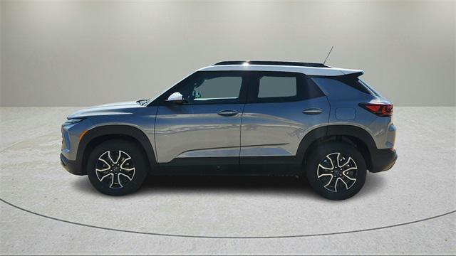 new 2025 Chevrolet TrailBlazer car, priced at $28,000