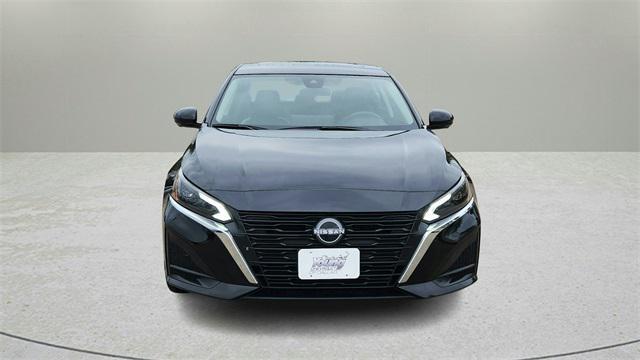 used 2023 Nissan Altima car, priced at $21,000