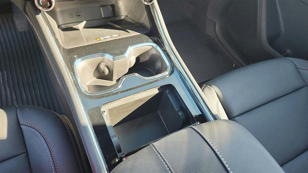 new 2026 Chevrolet Traverse car, priced at $52,445