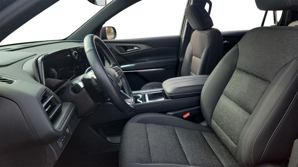 used 2024 Chevrolet Traverse car, priced at $36,000