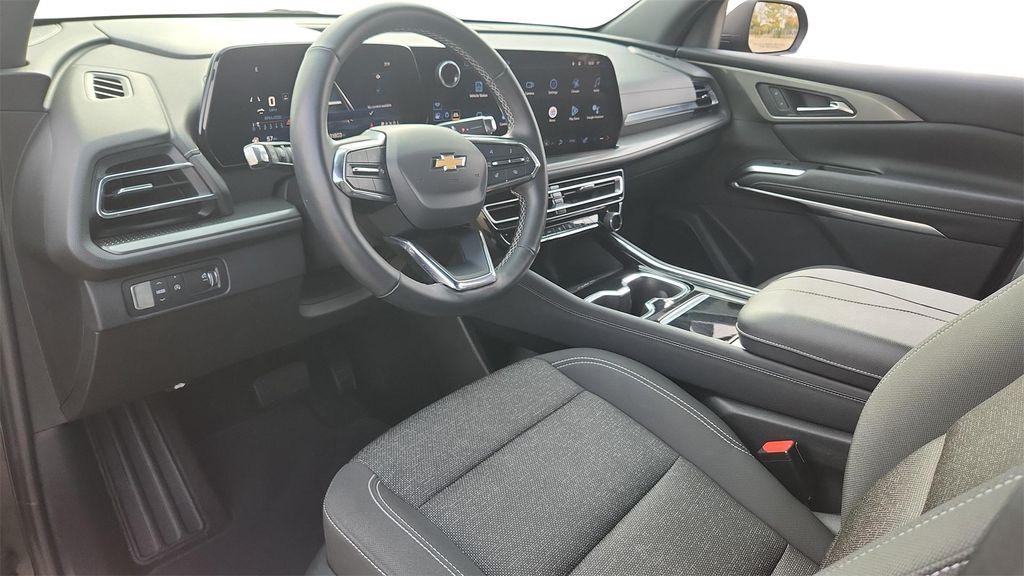 used 2024 Chevrolet Traverse car, priced at $36,000