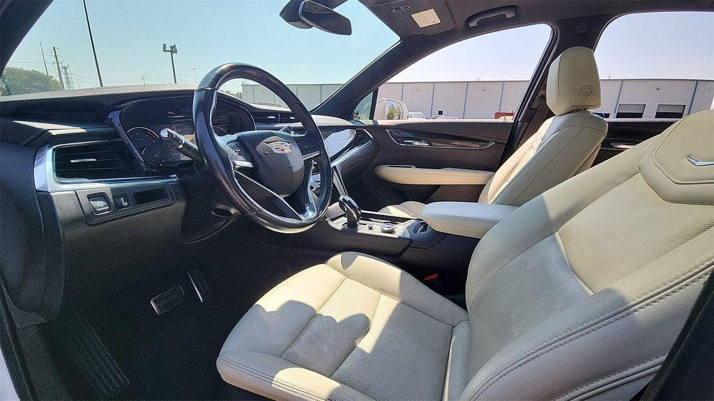 used 2020 Cadillac XT6 car, priced at $29,500