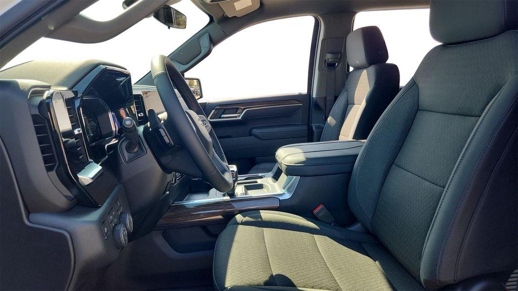 new 2026 Chevrolet Silverado 1500 car, priced at $51,000