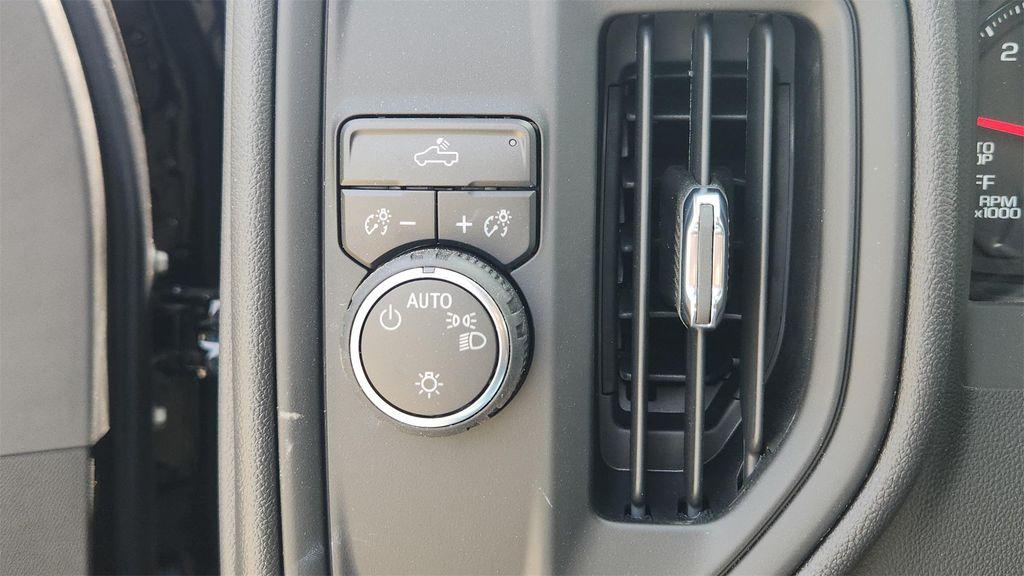 new 2025 Chevrolet Silverado 1500 car, priced at $35,750