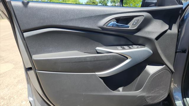new 2025 Chevrolet Trax car, priced at $21,500