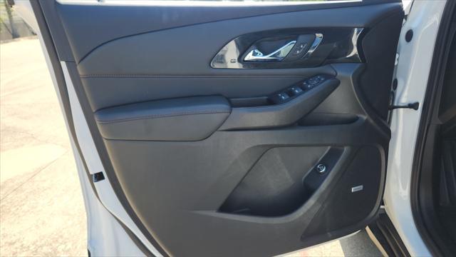 used 2023 Chevrolet Traverse car, priced at $35,500