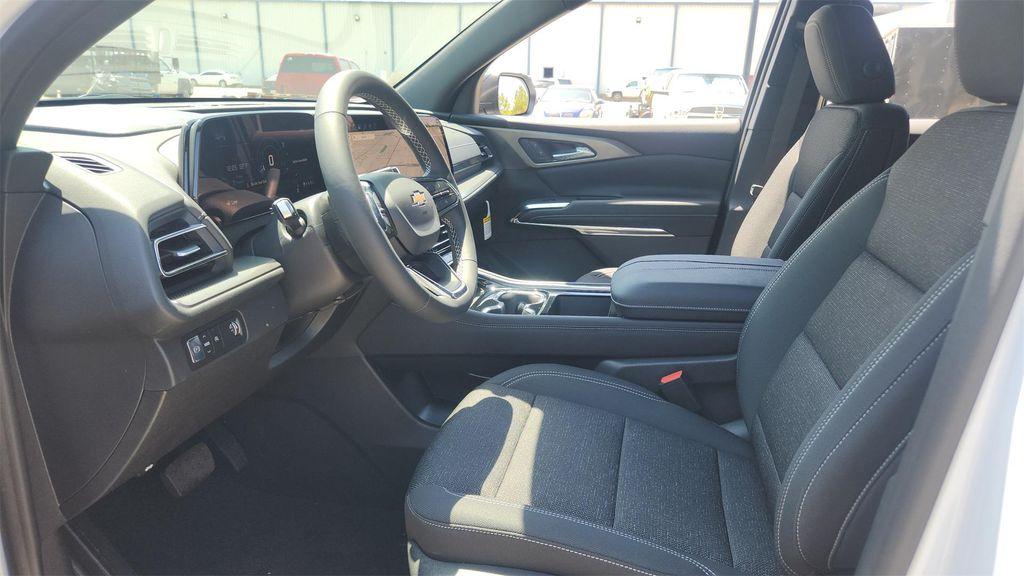 new 2026 Chevrolet Traverse car, priced at $43,000