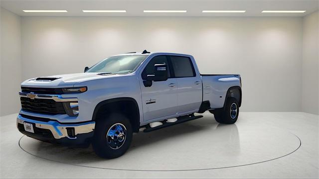 new 2025 Chevrolet Silverado 3500 car, priced at $72,000