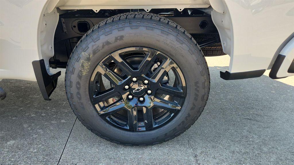 new 2026 Chevrolet Silverado 1500 car, priced at $40,250