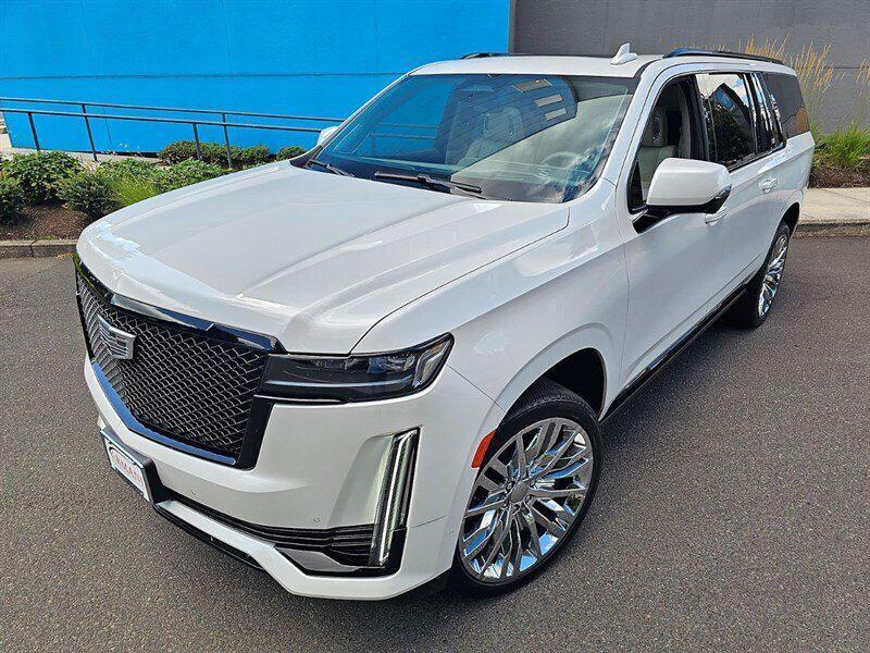 used 2023 Cadillac Escalade ESV car, priced at $95,900