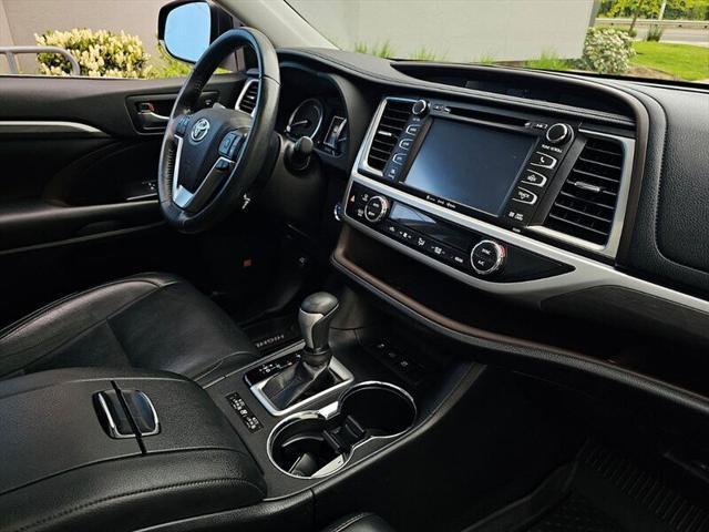 used 2019 Toyota Highlander Hybrid car, priced at $32,900