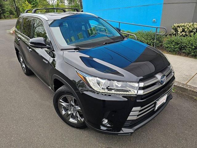 used 2019 Toyota Highlander Hybrid car, priced at $32,900