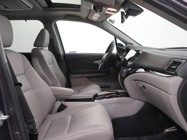 used 2022 Honda Pilot car, priced at $29,998