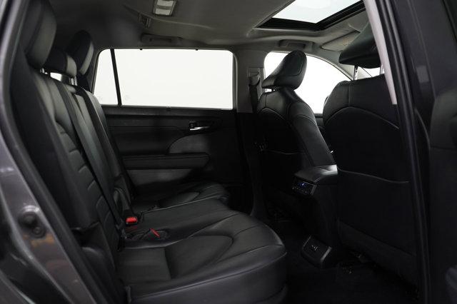 used 2022 Toyota Highlander car, priced at $39,299