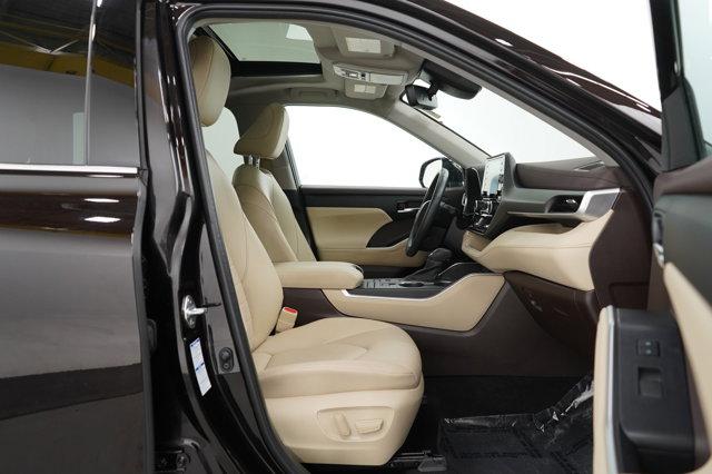 used 2022 Toyota Highlander car, priced at $39,998