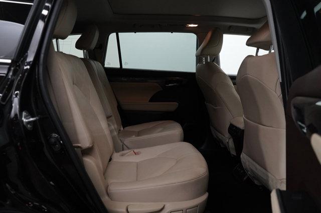 used 2021 Toyota Highlander Hybrid car, priced at $38,599