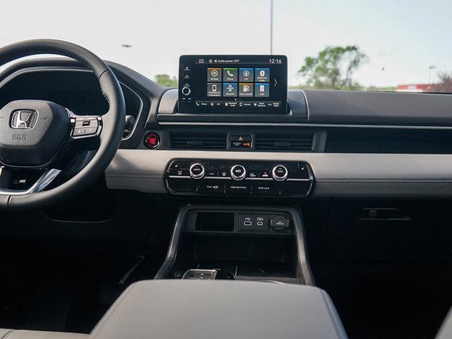 new 2025 Honda Pilot car, priced at $44,830