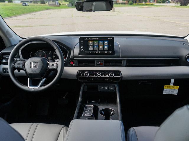 new 2025 Honda Pilot car, priced at $44,830