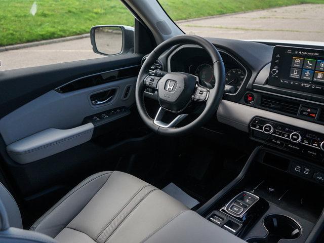 new 2025 Honda Pilot car, priced at $44,830