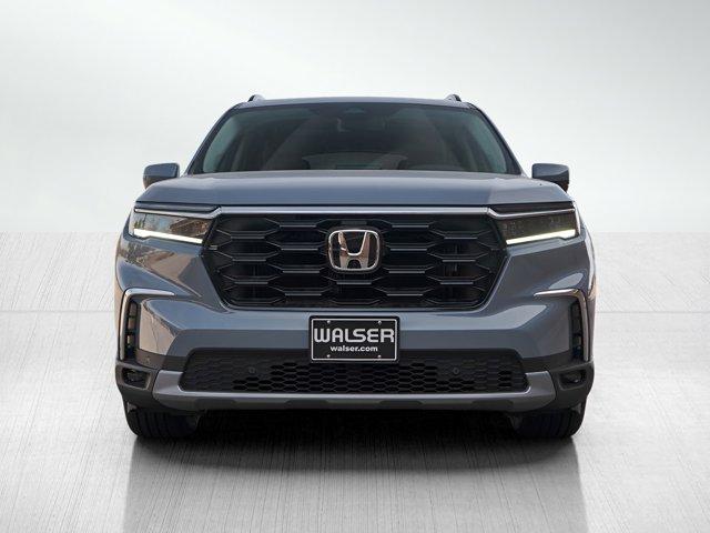 new 2025 Honda Pilot car, priced at $47,997