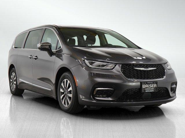 used 2022 Chrysler Pacifica Hybrid car, priced at $26,998