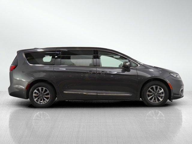 used 2022 Chrysler Pacifica Hybrid car, priced at $26,998