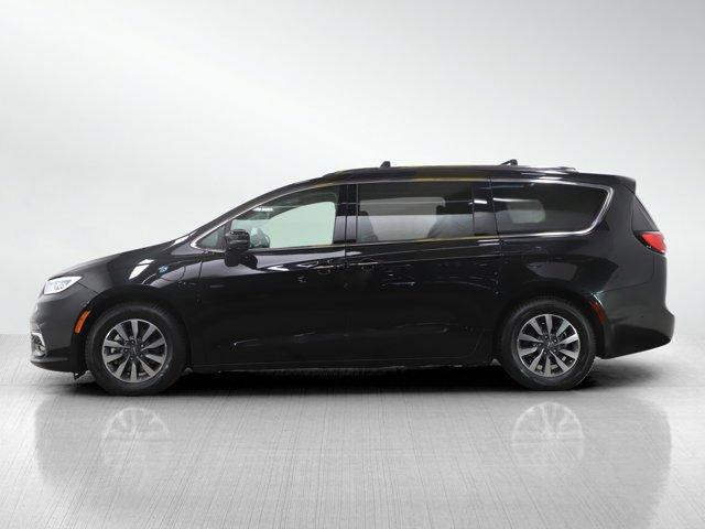 used 2021 Chrysler Pacifica Hybrid car, priced at $20,998