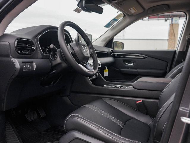 new 2025 Honda Pilot car, priced at $52,040