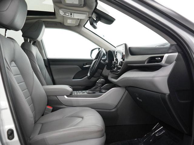 used 2020 Toyota Highlander car, priced at $27,499