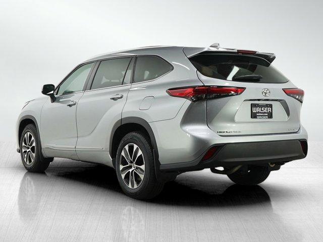 used 2020 Toyota Highlander car, priced at $27,499