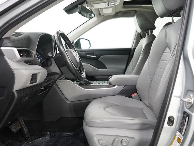 used 2020 Toyota Highlander car, priced at $27,499