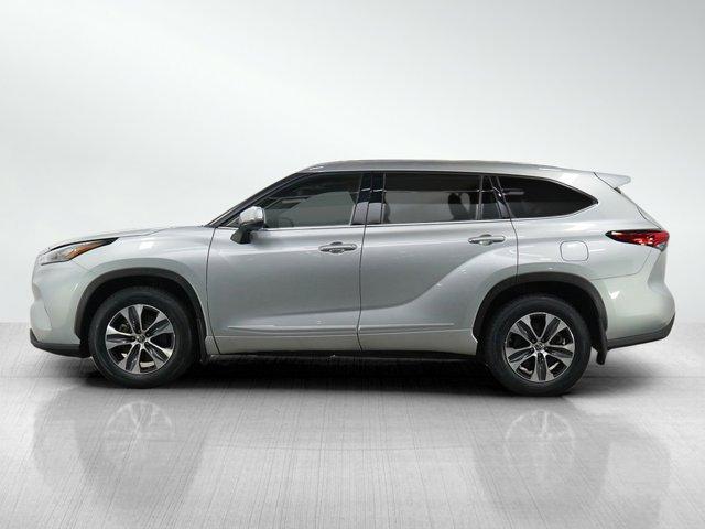 used 2020 Toyota Highlander car, priced at $27,499