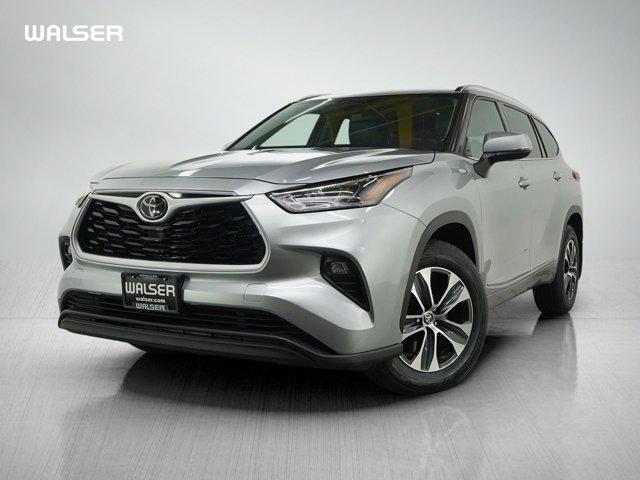 used 2020 Toyota Highlander car, priced at $28,998