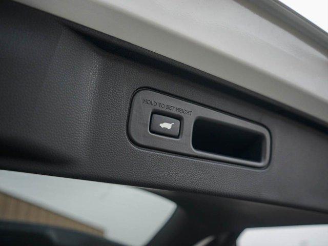 new 2025 Honda Pilot car, priced at $45,242