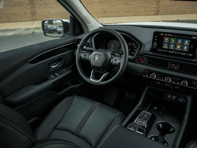 new 2025 Honda Pilot car, priced at $45,242