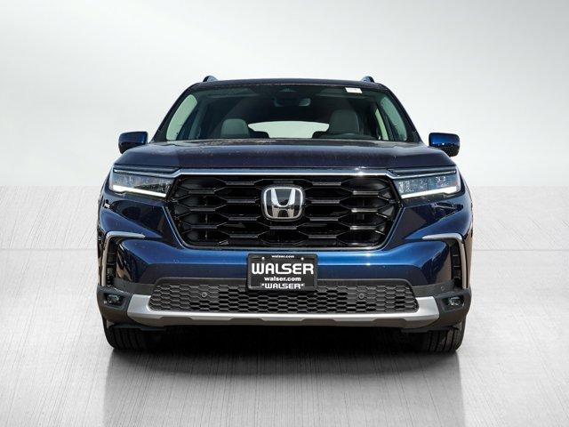 new 2025 Honda Pilot car, priced at $49,997