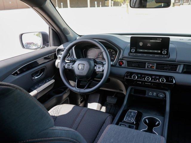new 2025 Honda Pilot car, priced at $41,762