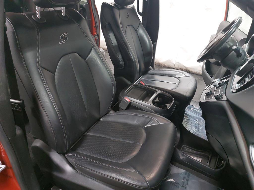 used 2018 Chrysler Pacifica car, priced at $11,200