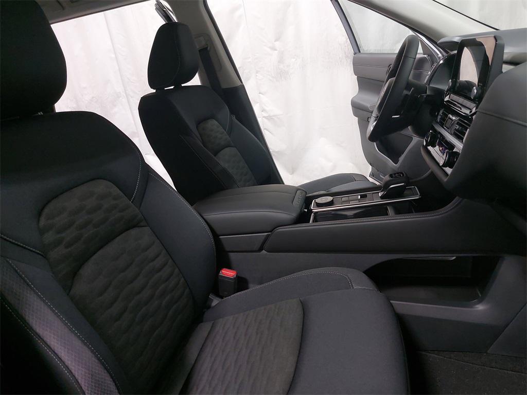 new 2025 Nissan Pathfinder car, priced at $41,671