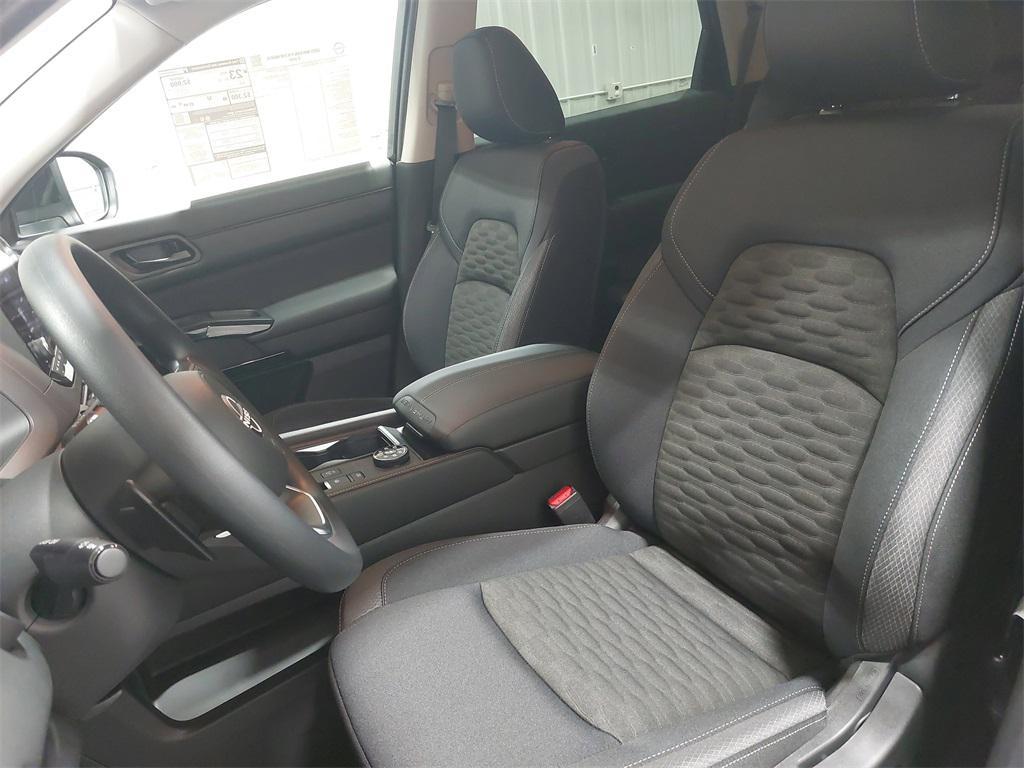 new 2025 Nissan Pathfinder car, priced at $38,527