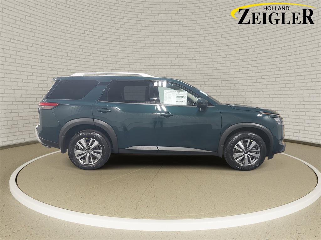 new 2025 Nissan Pathfinder car, priced at $44,278